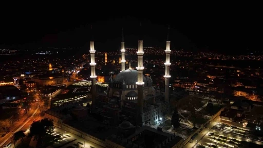 Selimiye Camii&rsquo;nin ışıkları yıllar sonra yeniden yandı
