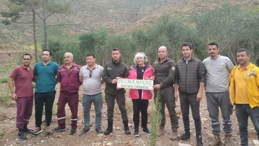 SELMA SONAT'A ÖĞRENCİLERİNDEN UNUTULMAZ DOĞUM GÜNÜ SÜRPRİZİ
