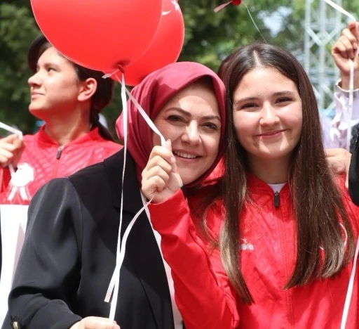 Sema Silkin Ün; &quot;Çocuklara bayram hediye eden ilk ve tek ülkeyiz&quot;
