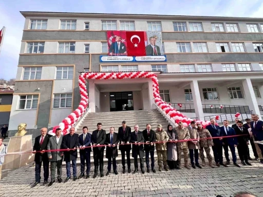 Şemdinli&rsquo;de 24 sınıflı okul ile aile sağlığı merkezi a&ccedil;ıldı
