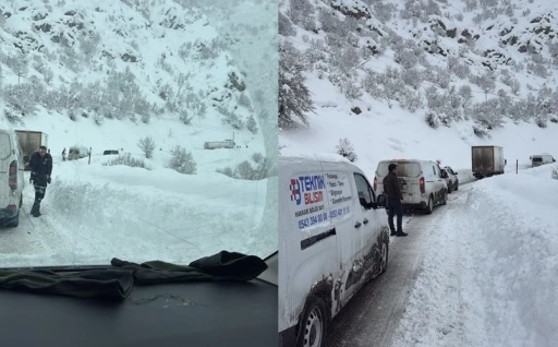 Şemdinli yolunda mahsur kalan ara&ccedil;lar kurtarıldı
