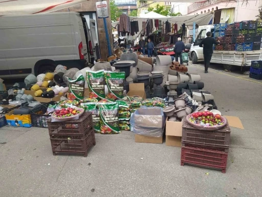 Semt pazarındaki &lsquo;g&ouml;z hakkı&rsquo; sepetleri y&uuml;rekleri ısıttı
