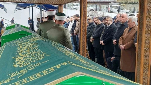 Şener ve Yaylası ailesinin acı g&uuml;n&uuml;
