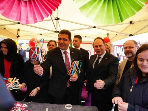 Şenliklerin adresi Anıtpark meydanı oldu
