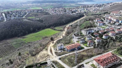 Serdivan ve Beşk&ouml;pr&uuml; birbirine bağlanıyor: Makineler sahaya indi
