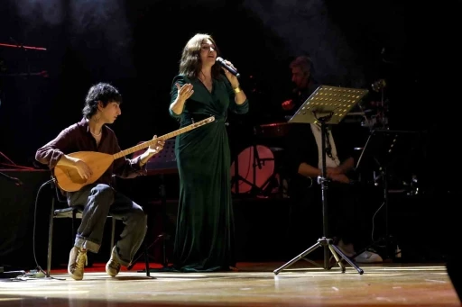 Serenad Bağcan ile &rsquo;Can Pazarı&rsquo;
