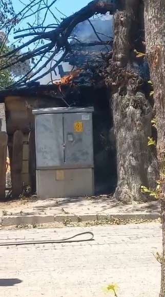 Serik&rsquo;te gecekondu yangını
