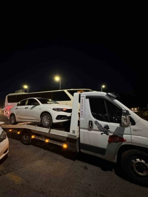 Serik&rsquo;te korsan taşımacılık yapan 2 araca ceza
