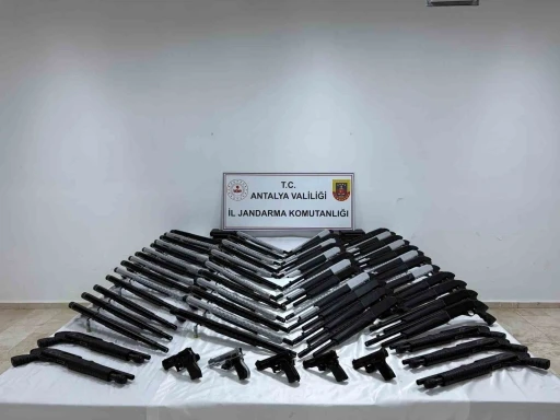 Serik’te ruhsatsız silah operasyonu
