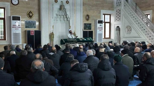 Servis kazasında hayatını kaybeden şof&ouml;r, son yolculuğuna uğurlandı
