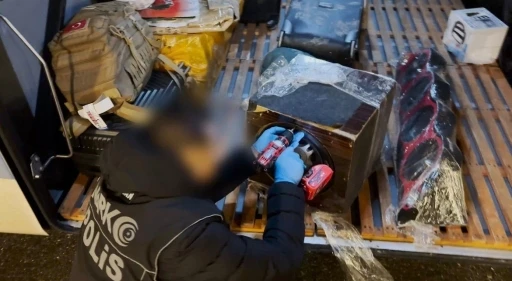 Ses sistemi i&ccedil;erisinde uyuşturucu sevkiyatı narkotik k&ouml;peğine takıldı
