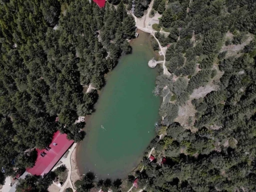 Sessizliğin ve huzurun adresi Limni Gölü misafirlerini bekliyor
