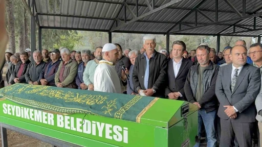 Seydikemer’de zehirlenme şüphesiyle hayatını kaybeden genç kız son yolculuğuna uğurlandı
