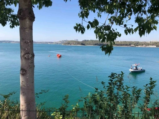 Seyhan Baraj Gölü’ne düşen yangın söndürme uçağının enkazı çıkartıldı
