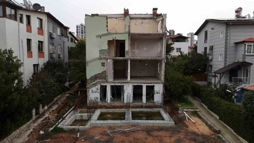 Seyhan Belediye Başkan Yardımcısı hakkında ka&ccedil;ak inşaat ve izinsiz tadilat başlattı iddiası
