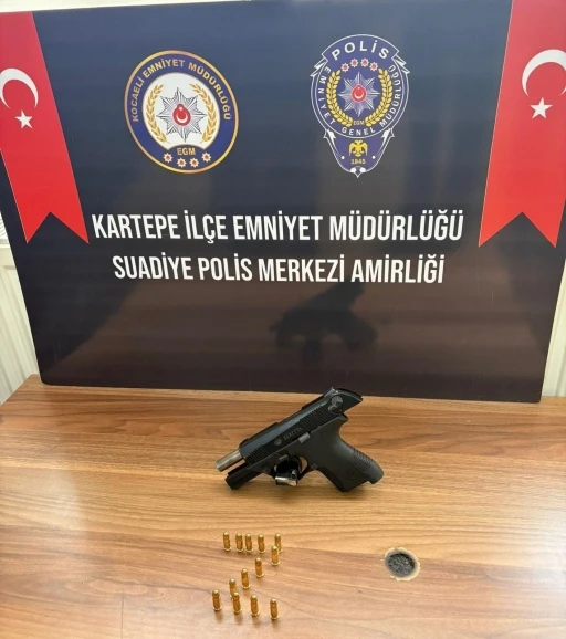 Seyir halindeki ara&ccedil;tan ateş a&ccedil;ıldı: Okula mermiler isabet etti, 1 tutuklama
