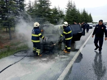 Seyir halindeyken yanan araç kullanılamaz hale geldi
