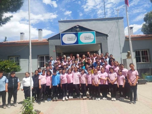 Seyit Onbaşı&rsquo;nın yazarı &ouml;ğrencilerle buluştu
