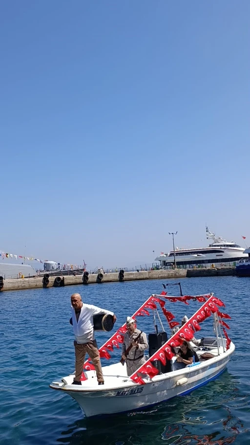Seyitonbaşı Senin Kahramanın ekibi yoğun ilgi ve alkışlarla karşılandı
