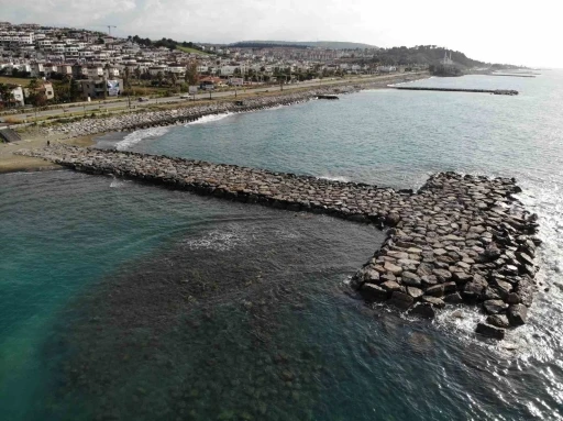 Şiddetli fırtına nedeniyle 20 metreyi bulan çekilme yaşanmıştı, deniz normal seviyesine dönmeye başladı
