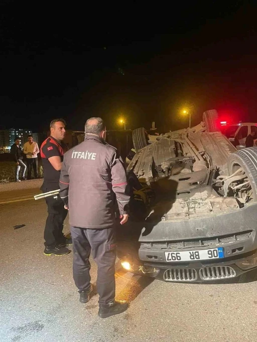 Siirt&rsquo;te ambulans ile otomobil &ccedil;arpıştı: 4 yaralı

