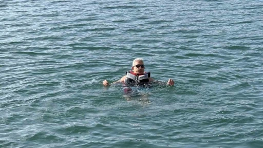 Siirt’te Aralık ortasında Botan Vadisinde suya girdiler
