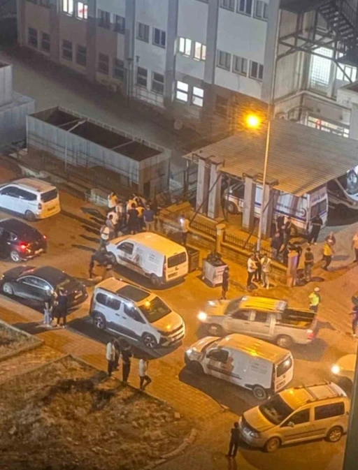 Siirt&rsquo;te bı&ccedil;aklı kavga: 1 yaralı
