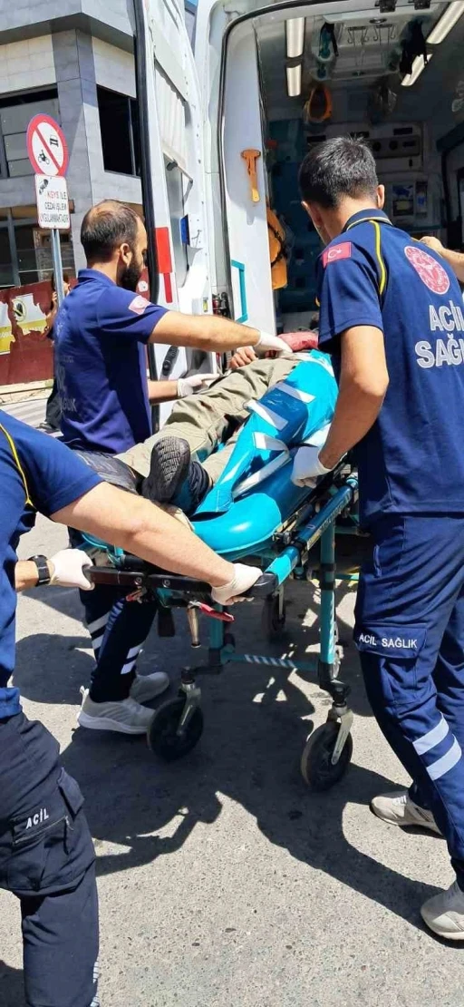 Siirt’te bıçaklı kavga: 1 yaralı
