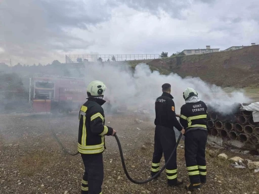 Siirt&rsquo;te binlerce arı yangında telef oldu
