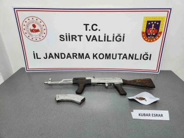 Siirt&rsquo;te bir iş yerinde silah ve uyuşturucu ele ge&ccedil;irildi: 2 g&ouml;zaltı
