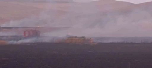 Siirt’te buğday tarlasına yıldırım düştü
