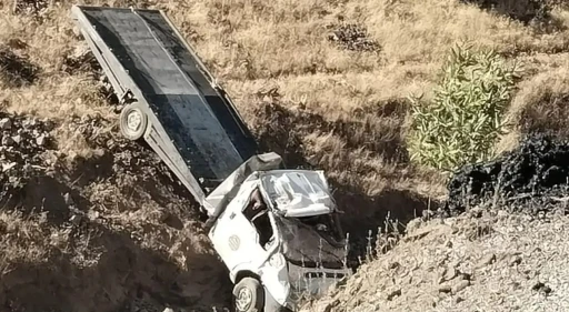 Siirt&rsquo;te &ccedil;ekici şarampole devrildi: 2 yaralı

