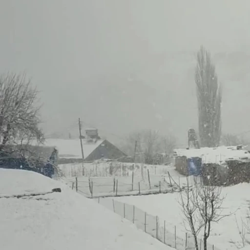 Siirt&rsquo;te nisan ayında kar s&uuml;rprizi
