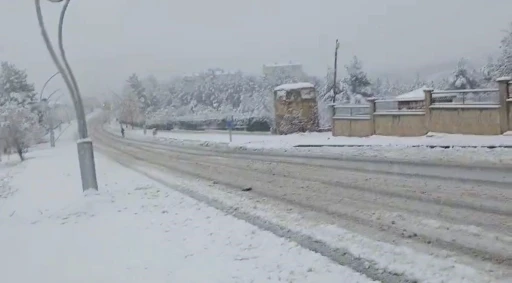 Siirt&rsquo;te okullar yarım g&uuml;n tatil edildi
