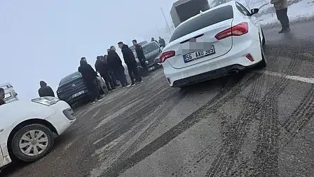 Siirt&rsquo;te otomobiller &ccedil;arpıştı: 2 yaralı
