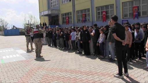 Siirt&rsquo;te "&Ccedil;ocuk Gelişsin D&uuml;nya Değişsin" Projesi
