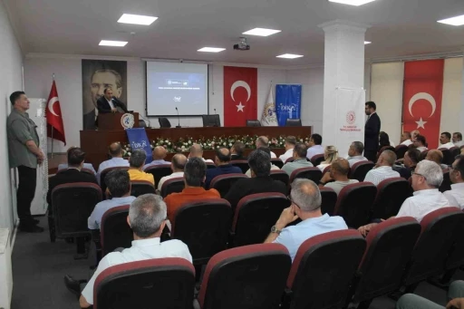 Siirt’te &quot;Türkiye Yüzyılı Kalkınma Hamlesi&quot; toplantısı düzenledi
