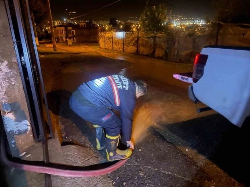 Siirt’te sağanak yağış ve dolu hayatı felç etti
