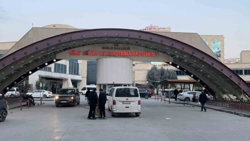 Siirt&rsquo;te tahlil sonu&ccedil;larını değiştirdiği iddiasıyla 8&rsquo;i sağlık &ccedil;alışanı 30 kişi g&ouml;zaltına alındı
