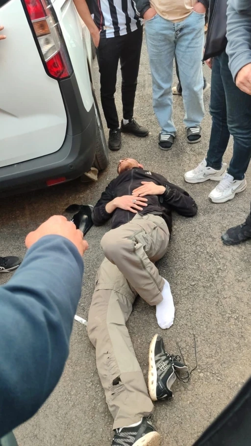 Siirt&rsquo;te transit ara&ccedil;la &ccedil;arpışan motosikletli yaralandı
