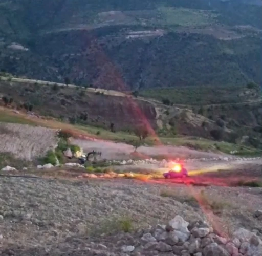 Siirt&rsquo;te y&uuml;rek burkan kaza: Babasının kullandığı kep&ccedil;enin altında kalan minik &ccedil;ocuk hayatını kaybetti
