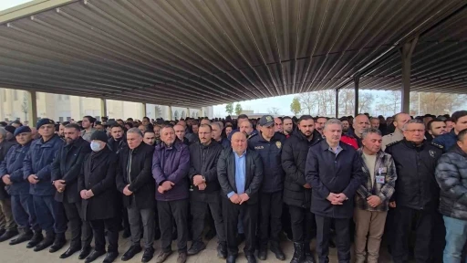 Silahını temizlerken hayatını kaybeden polis memuru Zonguldak&rsquo;ta son yolculuğuna uğurlandı
