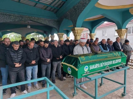 Silahla yaraladığı damadının 15 bıçak darbesiyle öldürdüğü şahıs son yolculuğuna uğurlandı
