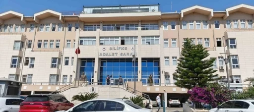 Silifke Belediyesi&rsquo;ne y&ouml;nelik operasyonda g&ouml;zaltına alınan 19 ş&uuml;pheli adliyeye sevk edildi
