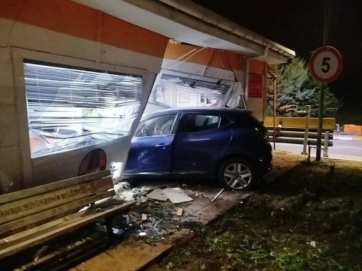 Silivri&rsquo;de akoll&uuml; s&uuml;r&uuml;c&uuml; kantar binasına &ccedil;arptı: 1 &ouml;l&uuml;
