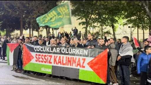 Silvan’da &quot;Çocuklar ölürken, sessiz kalma&quot; yürüyüşü düzenlendi
