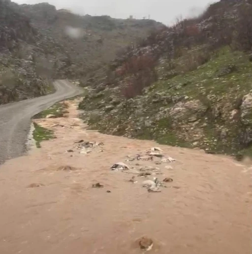 Silvan&rsquo;da sağanak taşkınlara neden oldu
