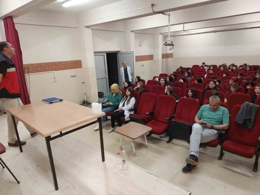 Simav&rsquo;da &ouml;ğrencilere doğa ve tarım eğitimi
