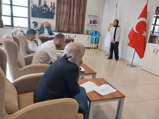 Simav’da ortaokullar arası şiir okuma yarışması
