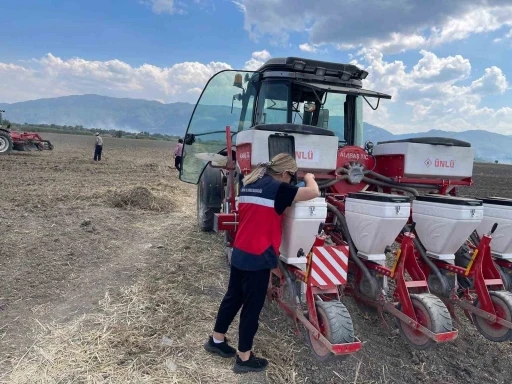 Simav&rsquo;da silajlık mısır demonstrasyonu i&ccedil;in tohum ekimi ger&ccedil;ekleştirildi
